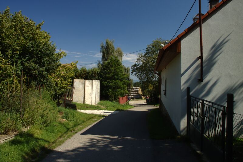 ملف:Lhota, hlavní cesta II.jpg