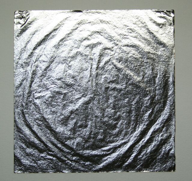 ملف:Genuine silver leaf.JPG