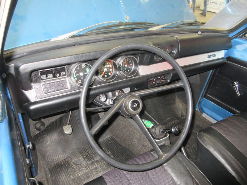 ملف:Opel-Kadett-B-Cockpit.JPG