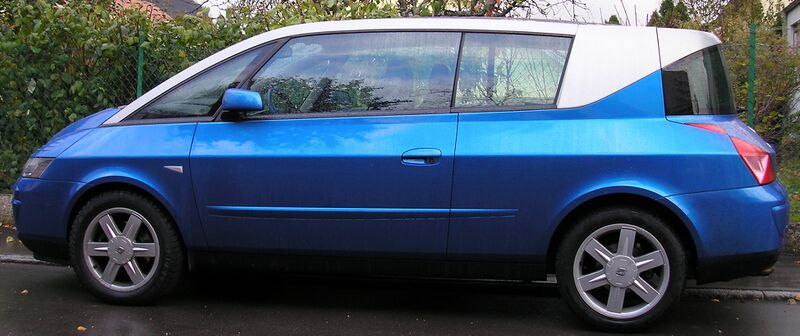 ملف:Renault Avantime bleu side.jpg