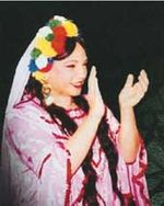 بدرية السيد تصفق.jpg