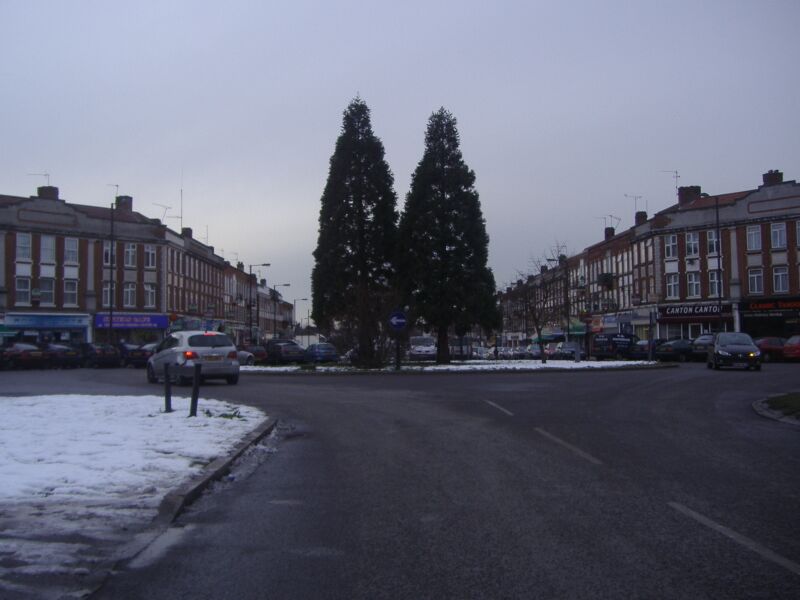 ملف:Mollison Way Queensbury.jpg