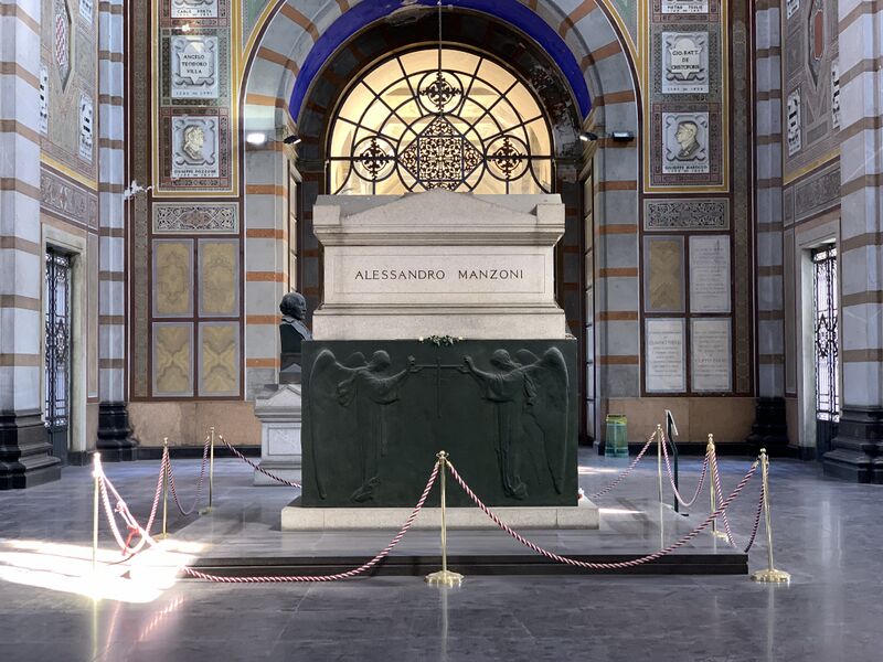 ملف:Tomba Manzoni.jpg