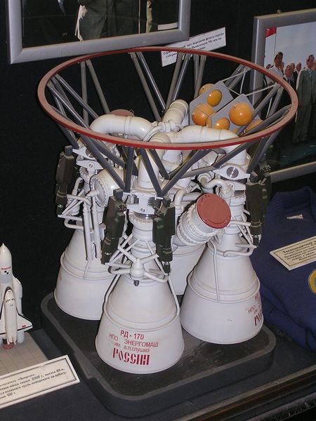 ملف:RD-170 rocket engine.jpg