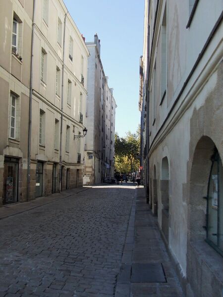 ملف:Rue Du Guesclin (Nantes).JPG