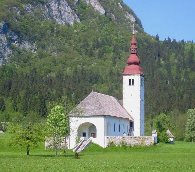 ملف:CerkevBitnje-Bohinj.jpg