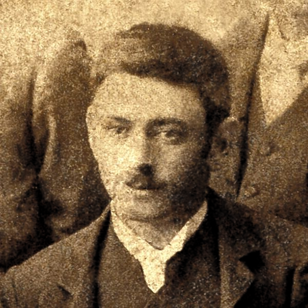 ملف:David Davies Australian Artist.jpg