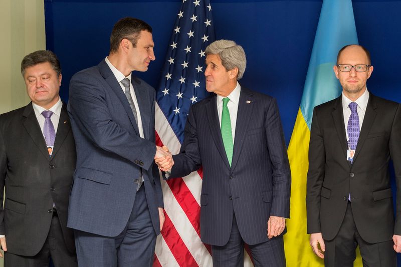 ملف:MSC 2014 Klychko-Kerry-Yatsenyuk Mueller MSC2014.jpg