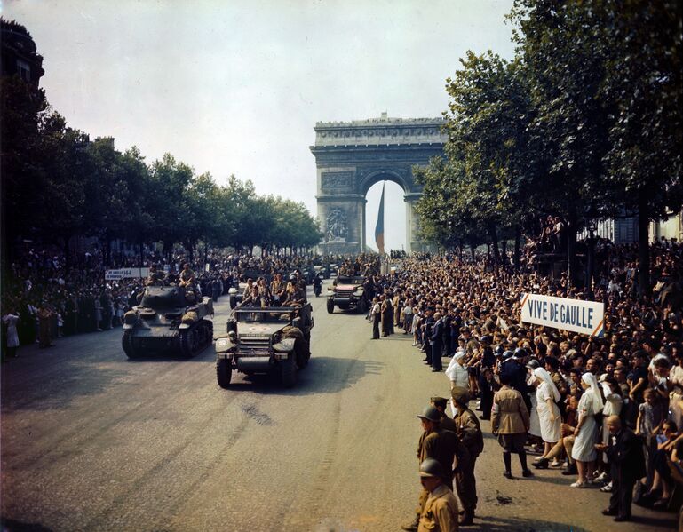 ملف:Paris1944.jpg