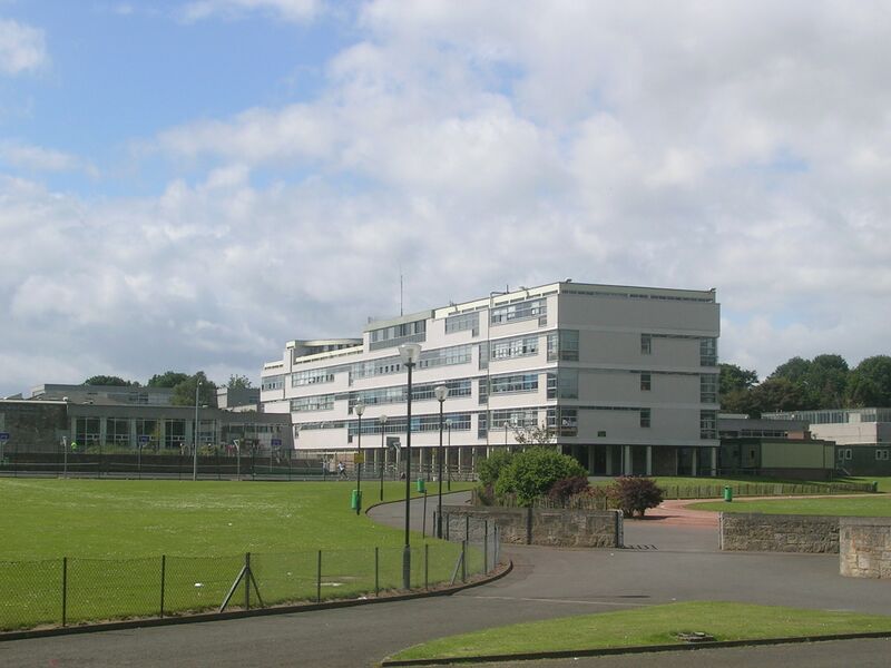 ملف:Balwearie High School, Kirkcaldy.JPG