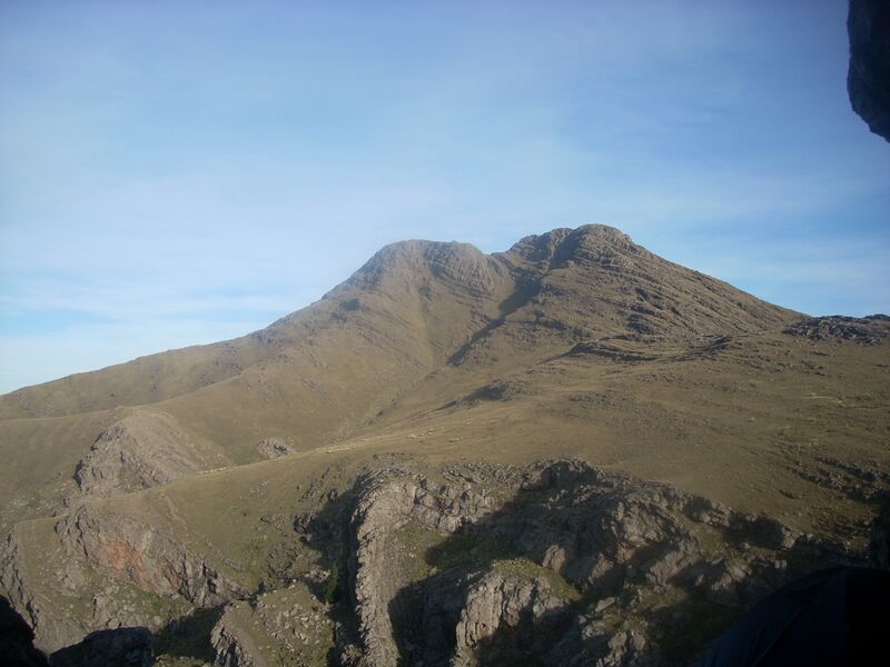 ملف:Cerro Tres Picos.jpg