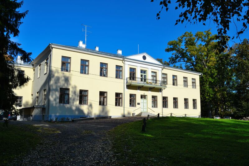 ملف:Seli mõisa peahoone 2.jpg