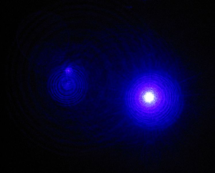 ملف:HeCd laser.jpg