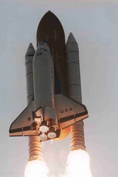 ملف:STS-075 shuttle.jpg