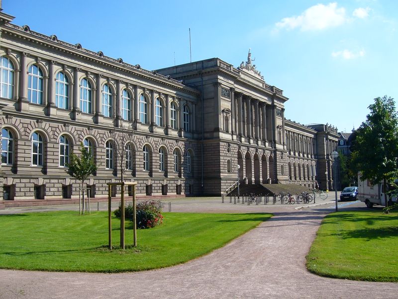 ملف:Absolute Palais Universitaire 01.JPG