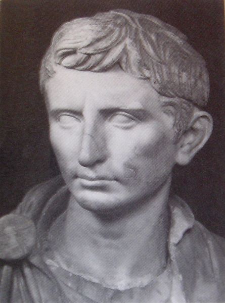 ملف:Augustus Statue.JPG