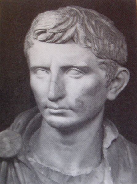 ملف:Augustus Statue.JPG