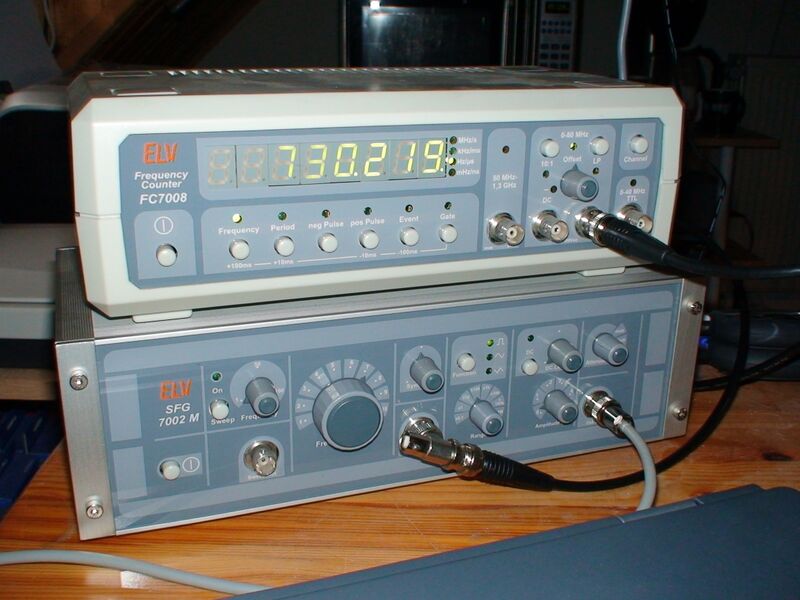 ملف:Frequency counter.JPG