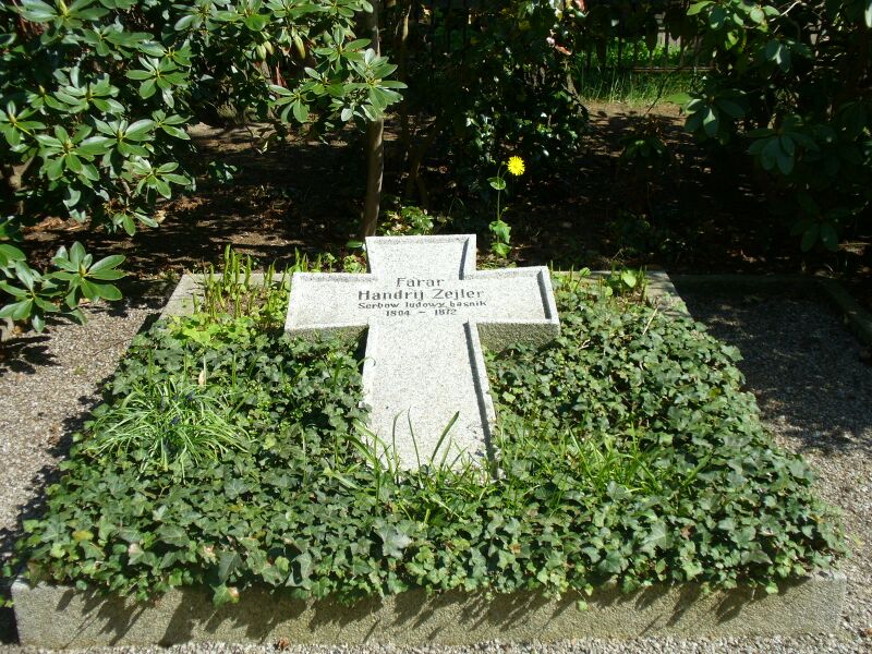 ملف:Handrij Zejler Grabstätte.JPG