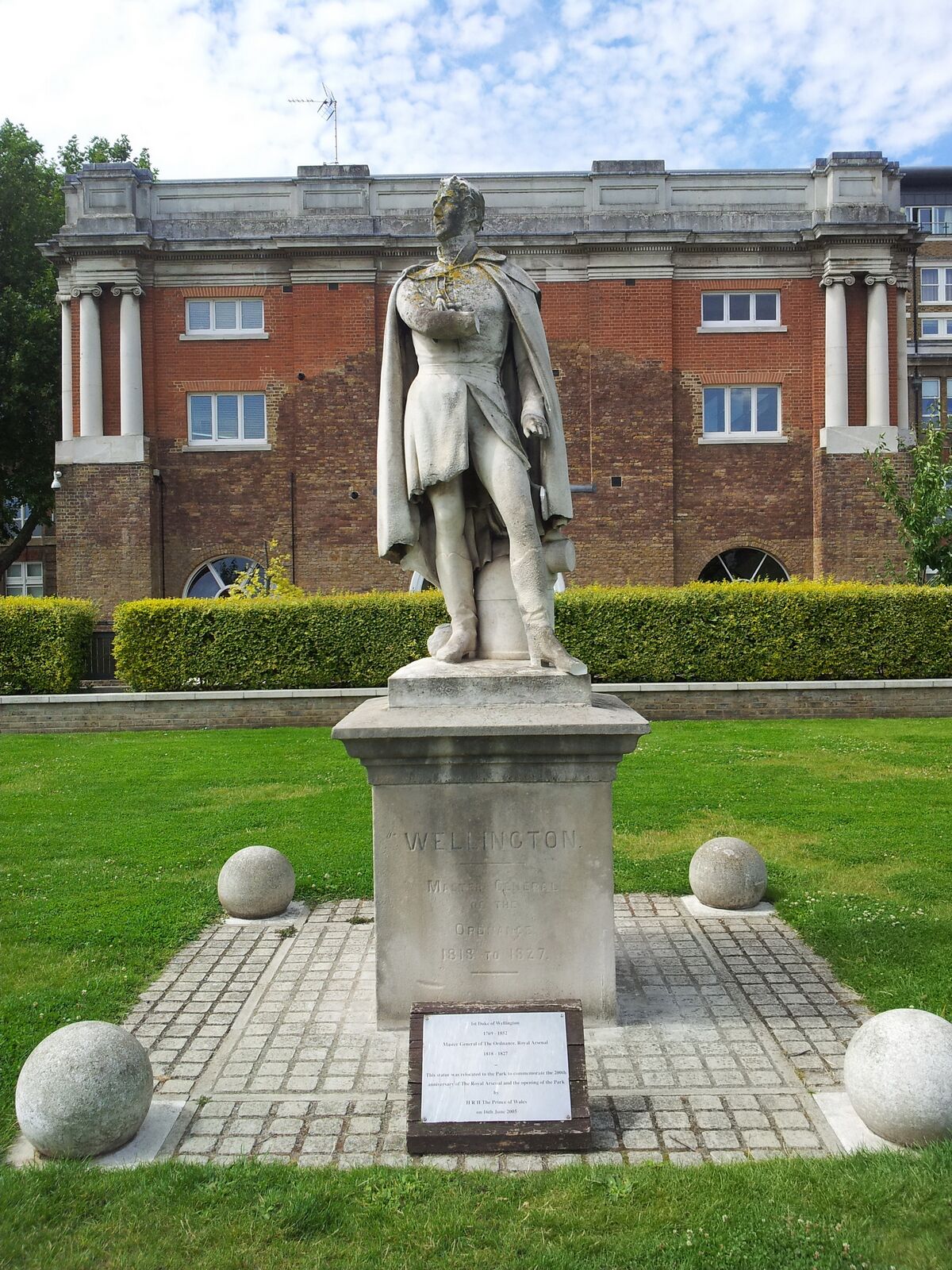 ملفLondonWoolwich, Royal Arsenal, Wellington Park, statue Duke of