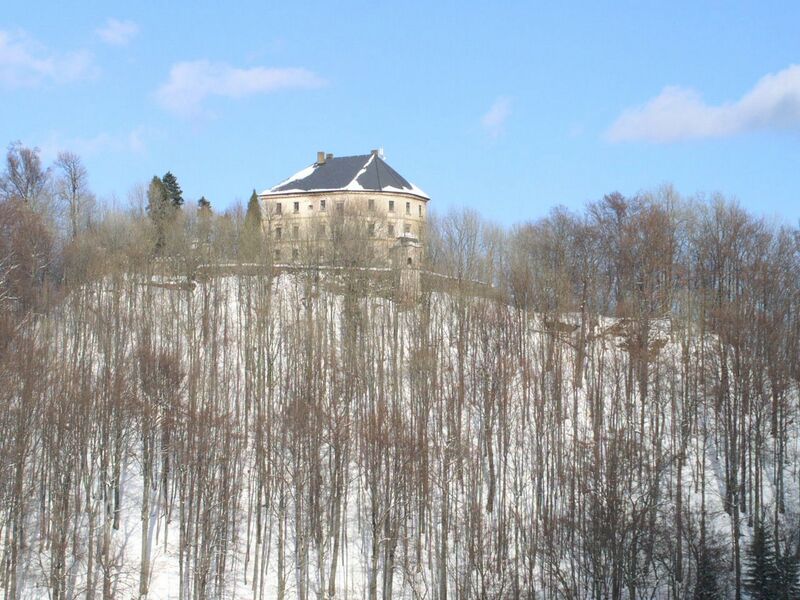 ملف:Zamek Zacler.jpg