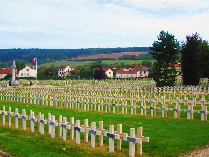 ملف:Cimetiere militaire Verdun (3).JPG