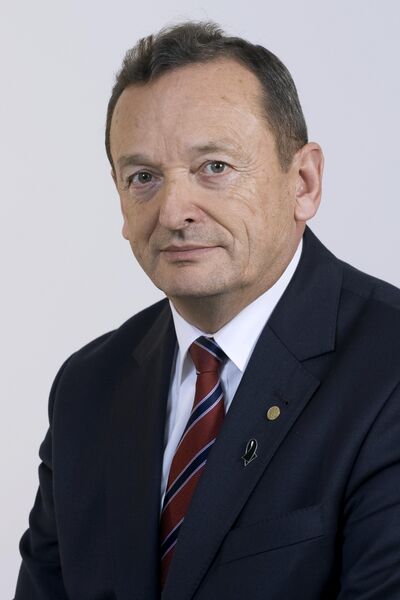 ملف:Józef Zając Kancelaria Senatu.jpg