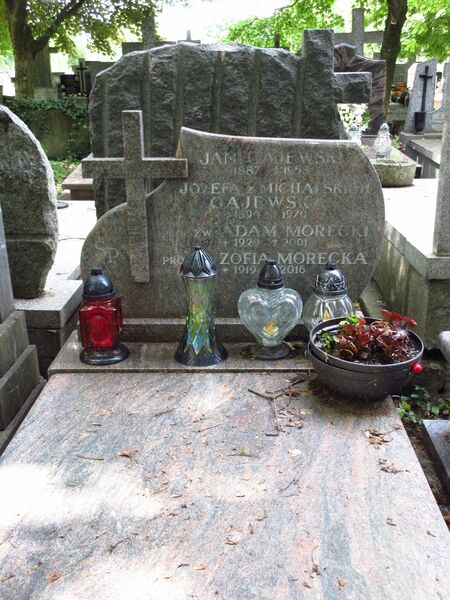 ملف:Elżbieta Morecka grób.jpg