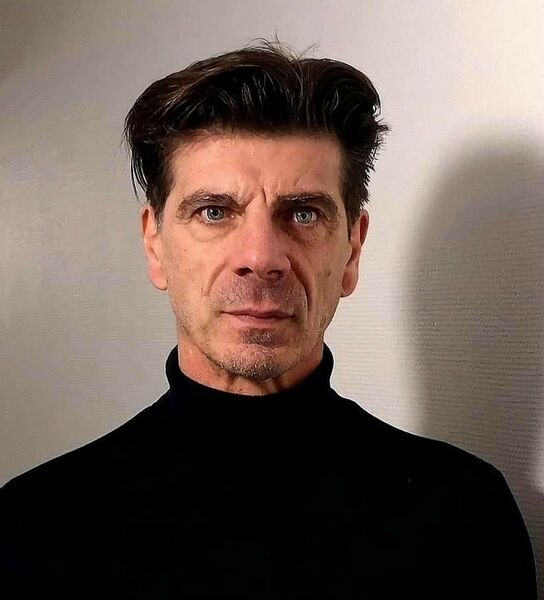 ملف:Elliot Jenicot.jpg