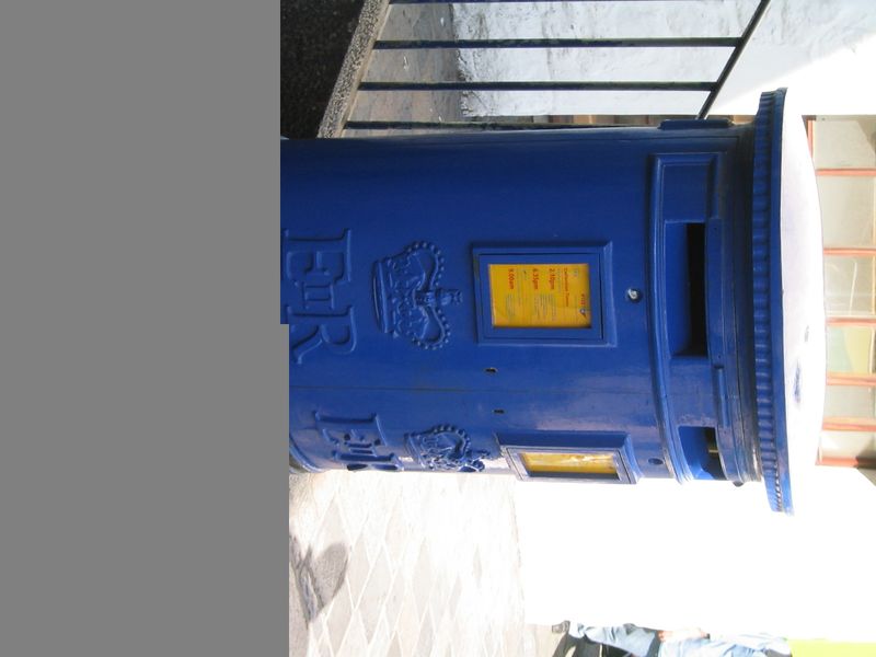 ملف:GuernseyPostBox.jpg