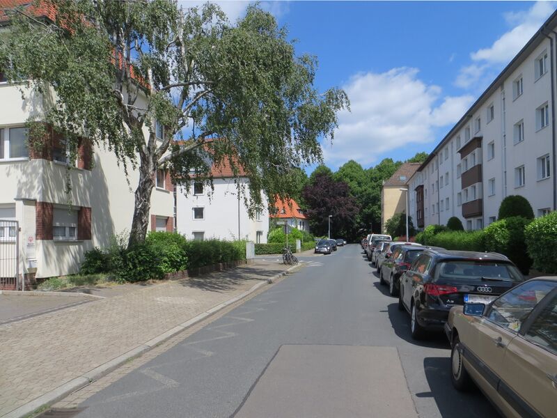 ملف:Kapitän-von-Müller-Straße Hannover 2021.jpg