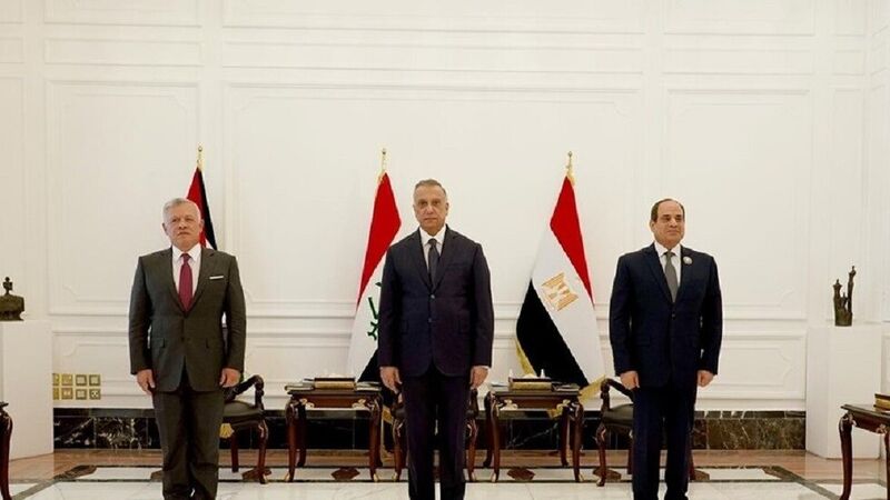ملف:الرئيس السيسي ومصطفى الكاظمي والملك عبد الله الثاني في قمة بغداد، 27 يونيو 2021.jpg
