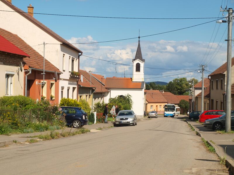 ملف:Brťov-Jeneč, kaple.JPG