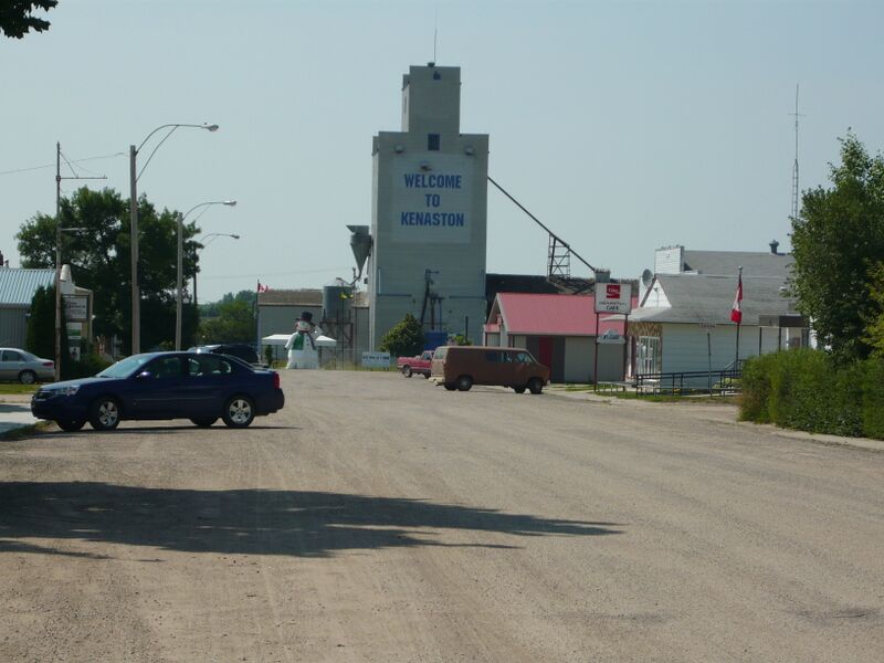 ملف:Business District Kenaston Saskatchewan.jpg
