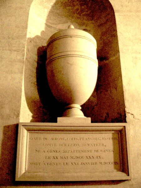 ملف:UrnaDurazzo Panthéon.JPG