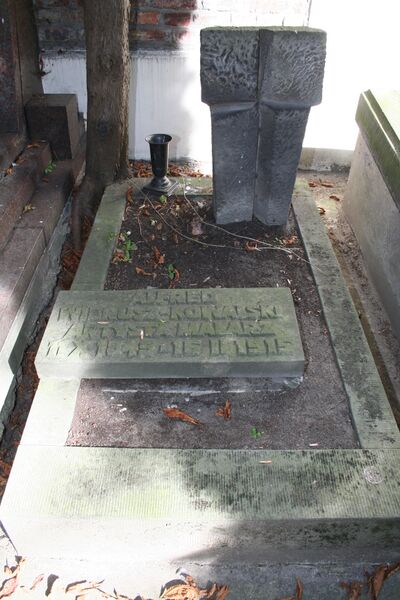 ملف:Alfred Kowalski-Wierusz grób 02.JPG