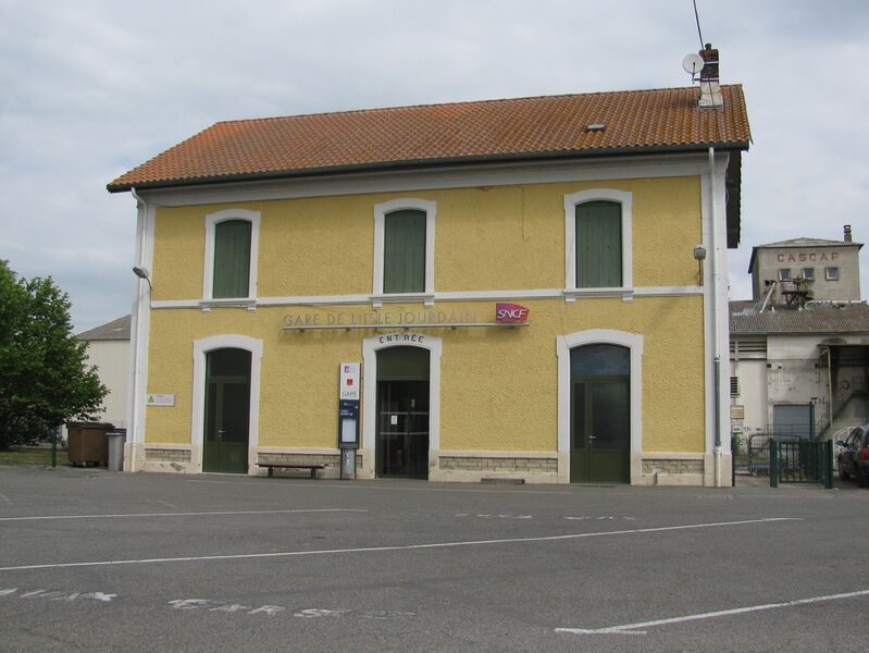 ملف:Gare de L'Isle Jourdain.JPG