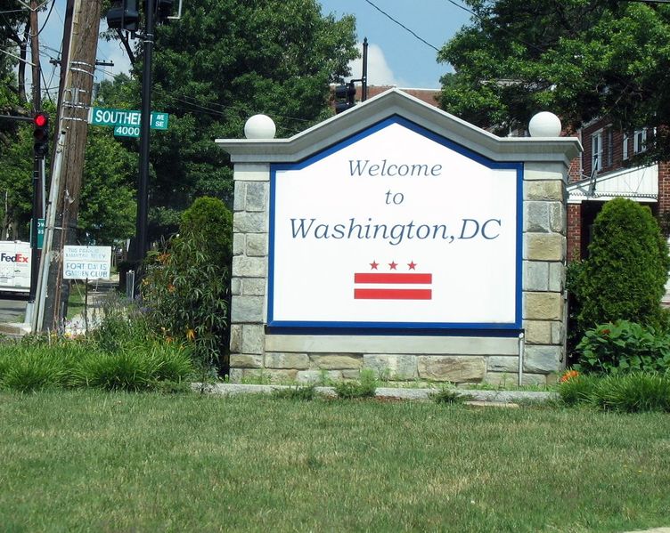ملف:WelcomeDCPennAve2.jpg