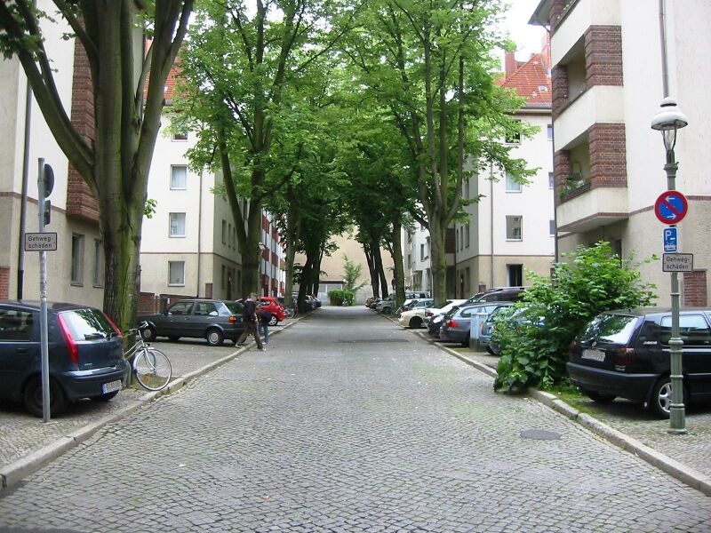 ملف:Berlin-Neukölln Ilsenhof.jpg