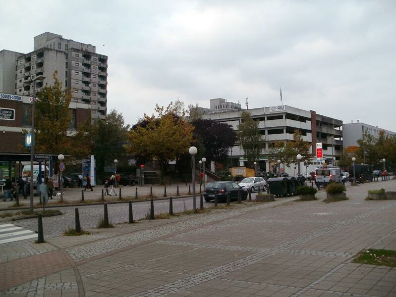 ملف:Kandinskyallee Mümmelmannsberg.JPG