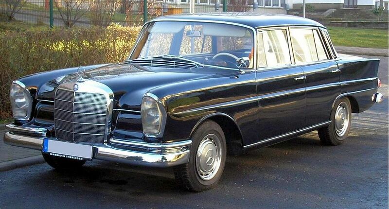 ملف:Mercedes-Benz W111 Ilmenau.jpg