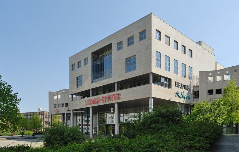ملف:Linden-Center Hohenschönhausen (2009).jpg