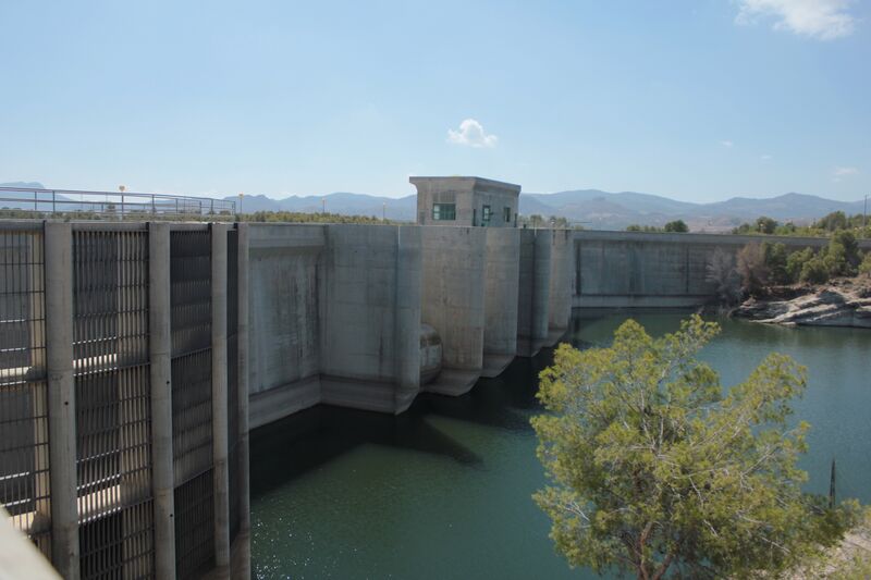 ملف:Presa de Puentes IV.JPG