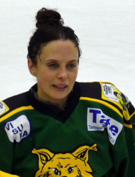 ملف:Saara Niemi 2022.jpg