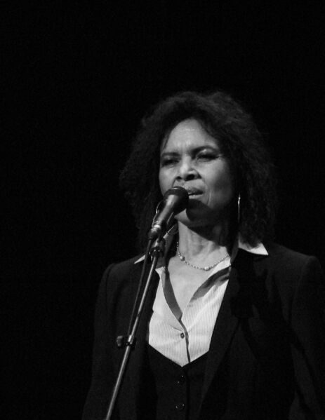 ملف:Sharon Robinson 2167 (cropped).jpg