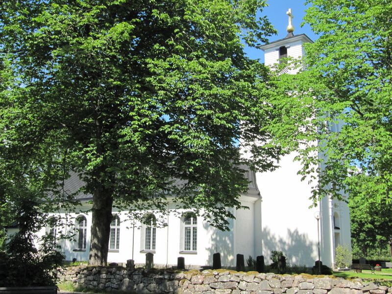 ملف:Bellö kyrka ext2.jpg