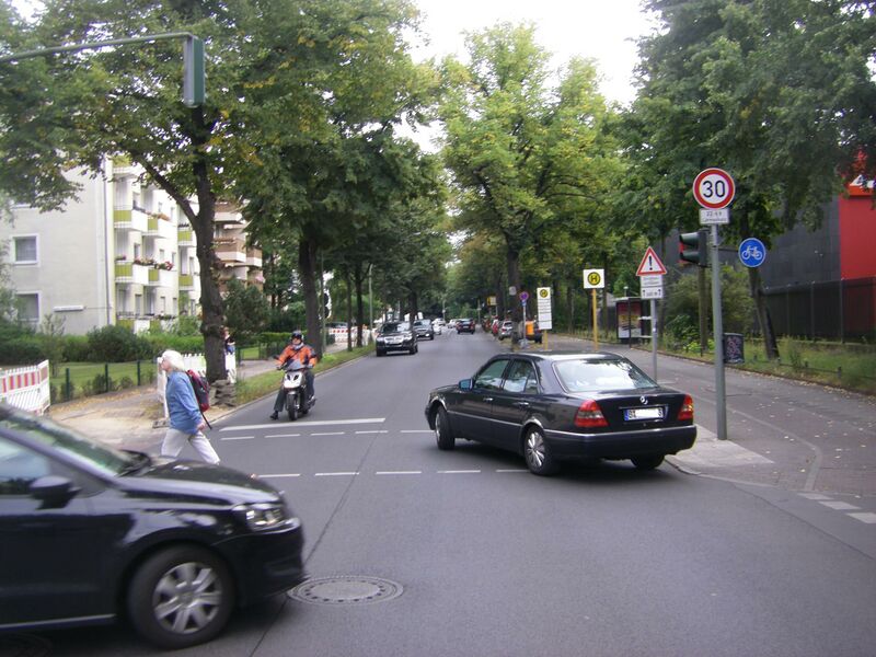 ملف:Berlin-Lankwitz Paul-Schneider-Straße.JPG