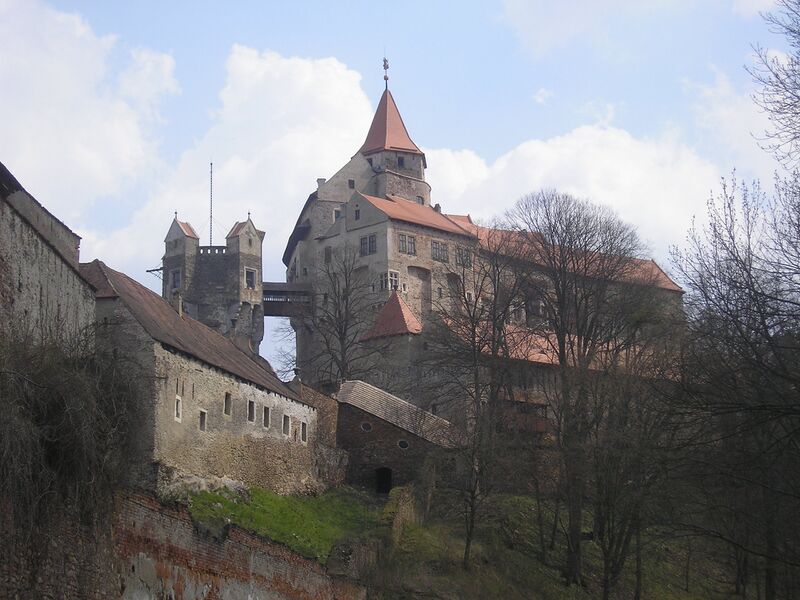 ملف:Burg Pernstein.JPG