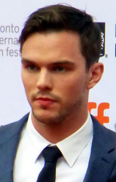 ملف:Nicholas Hoult September 2015.jpg