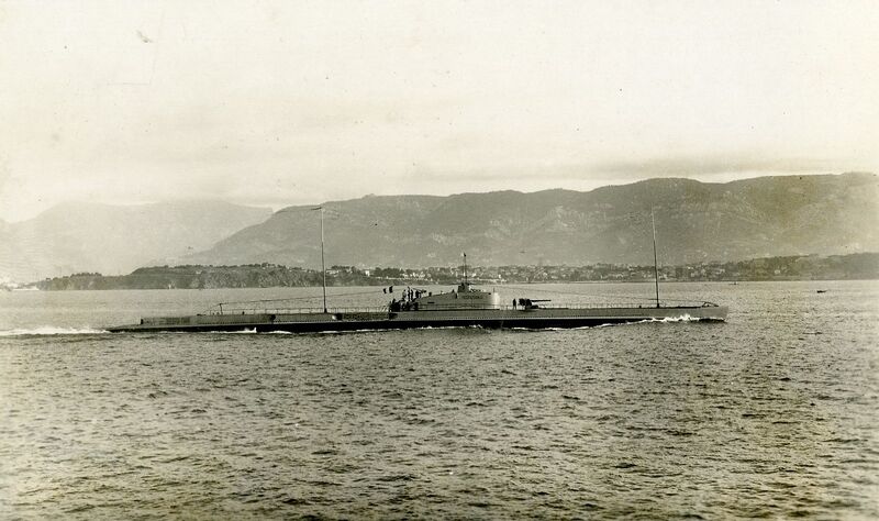 ملف:SM Redoutable (1928) Toulon.jpg